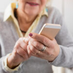 How to pick the right mobile phone for seniors?